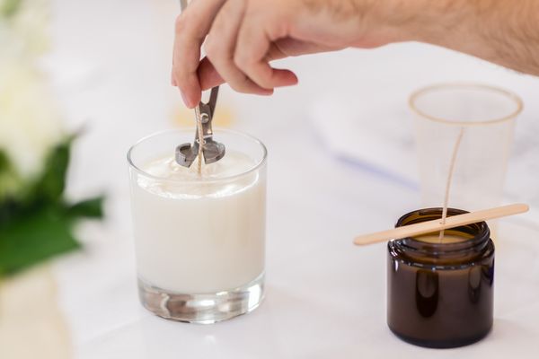 Top 8 Best Candle Making Classes & Workshops in London (2024)